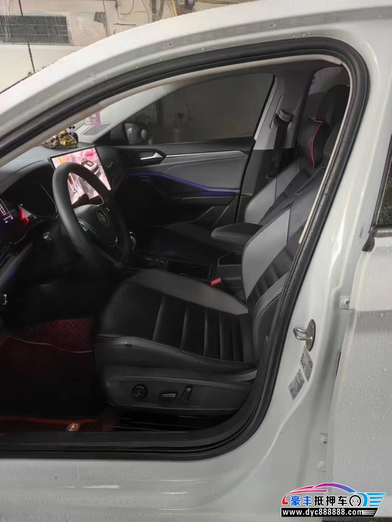 19年大众速腾轿车抵押车出售