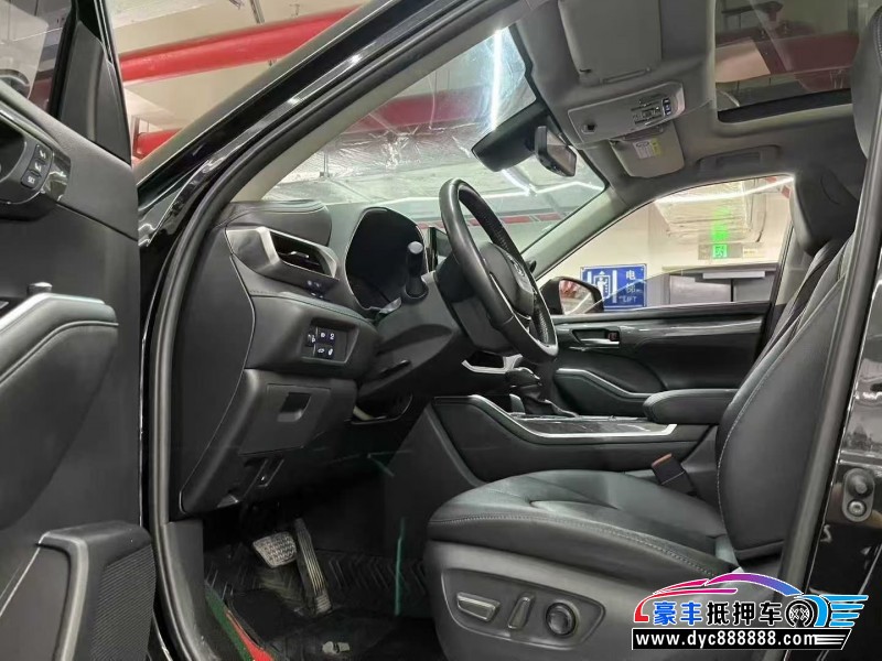 22年丰田汉兰达轿车抵押车出售