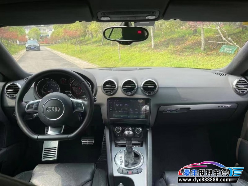 12年奥迪TT轿车抵押车出售