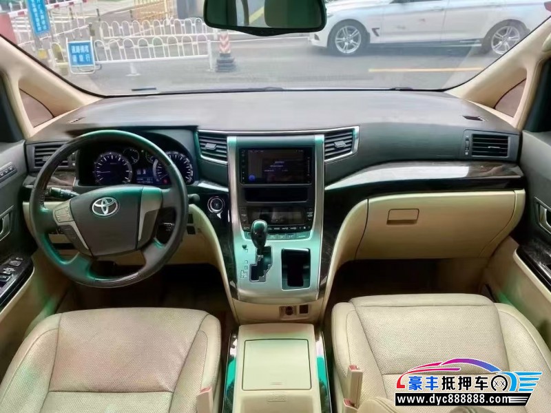 11年丰田埃尔法轿车抵押车出售