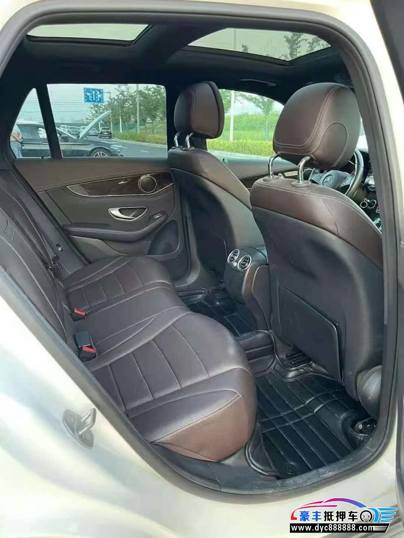 17年奔驰GLC轿车抵押车出售