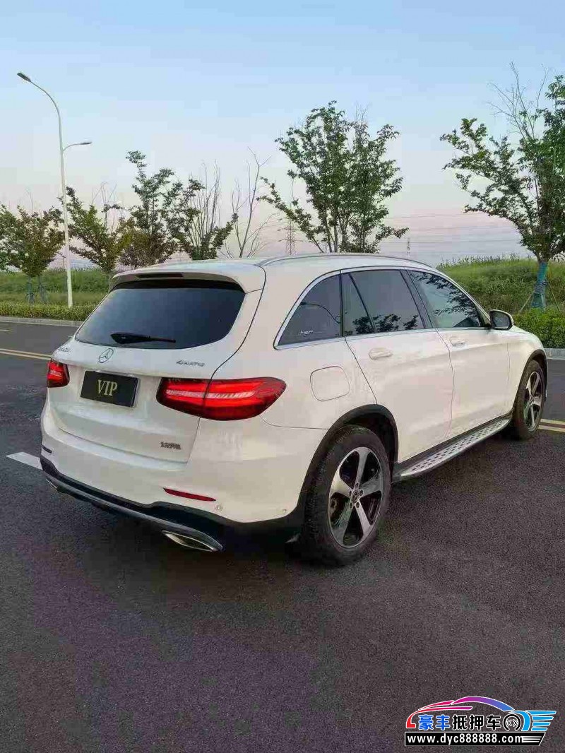17年奔驰GLC轿车抵押车出售
