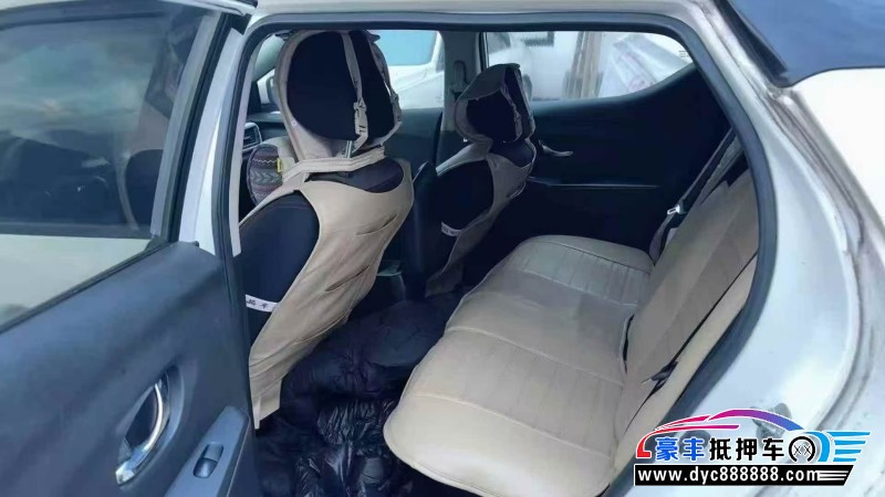 17年日产蓝鸟轿车抵押车出售