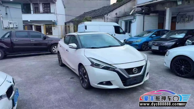 17年日产蓝鸟轿车抵押车出售