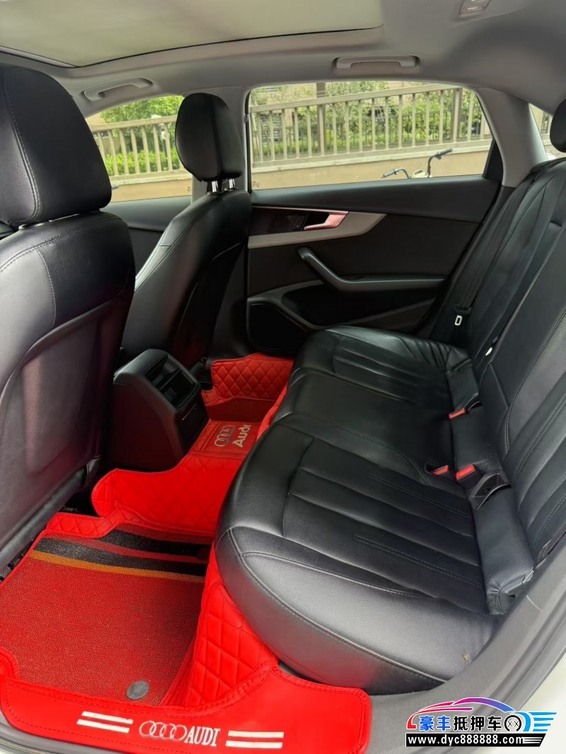 19年奥迪A4L轿车抵押车出售