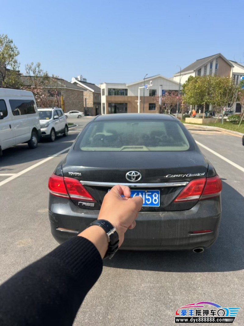 14年丰田凯美瑞轿车抵押车出售