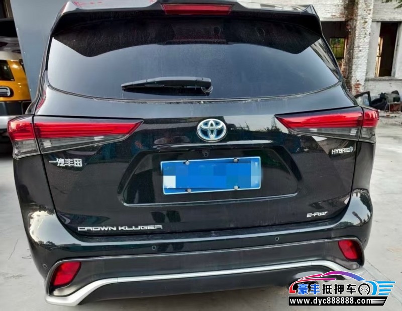 23年丰田皇冠轿车抵押车出售