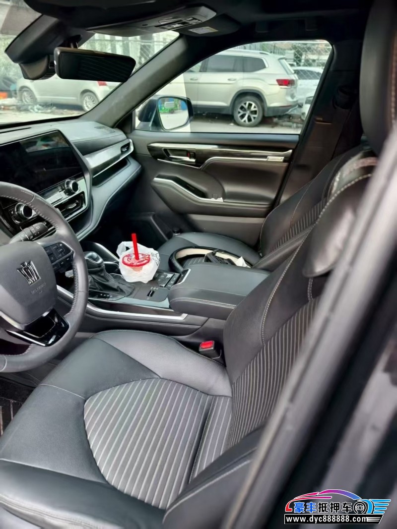 23年丰田皇冠轿车抵押车出售