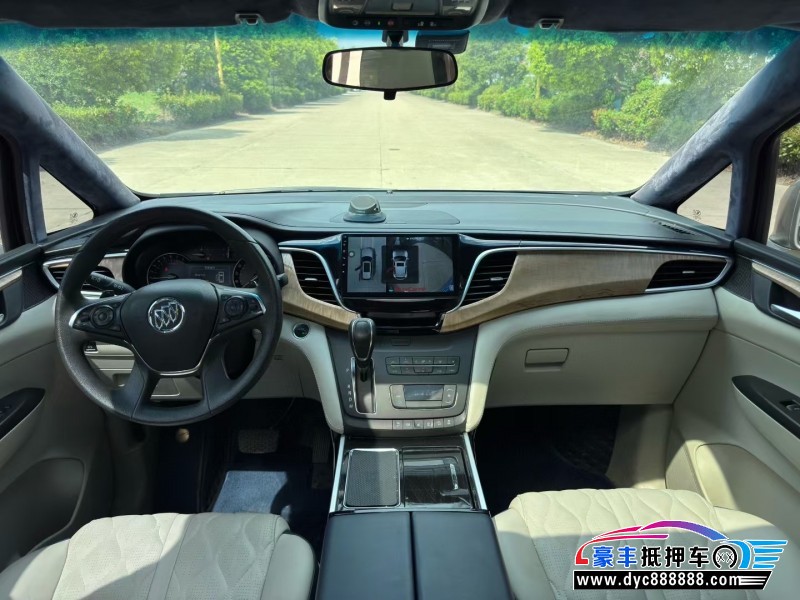 18年别克GL8轿车抵押车出售