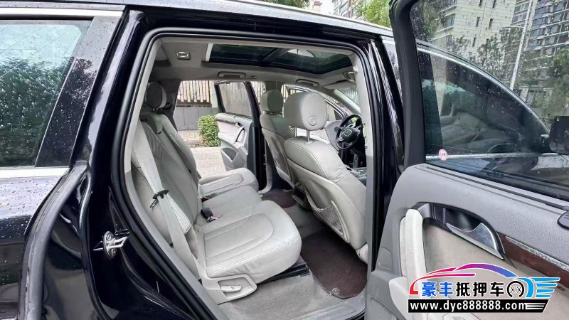 13年奥迪Q7轿车抵押车出售