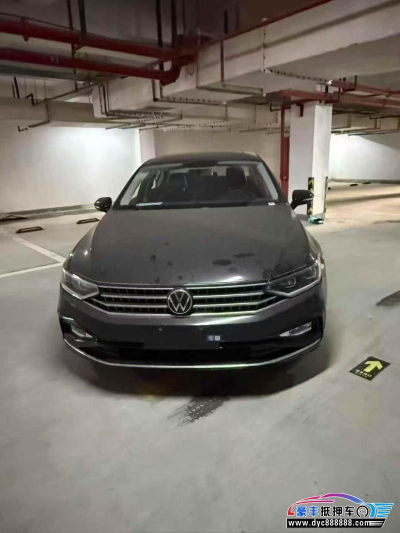 25年大众迈腾轿车抵押车出售