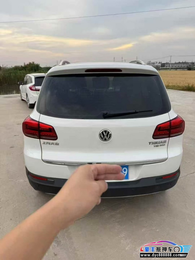 17年大众途观轿车抵押车出售