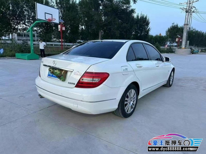 12年奔驰C轿车抵押车出售