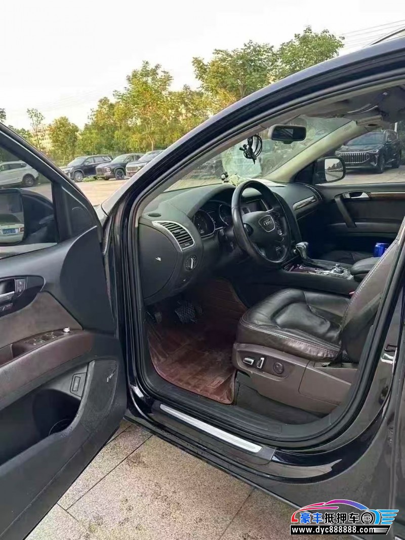 12年奥迪Q7轿车抵押车出售