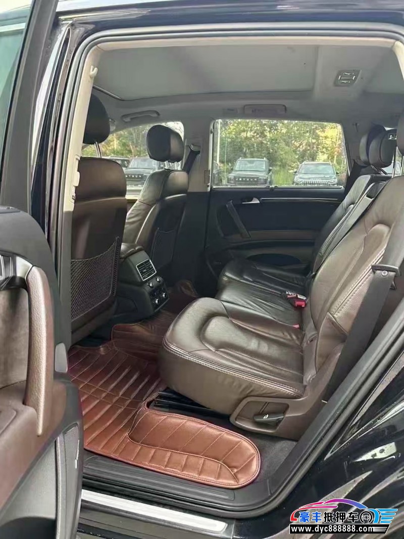 12年奥迪Q7轿车抵押车出售