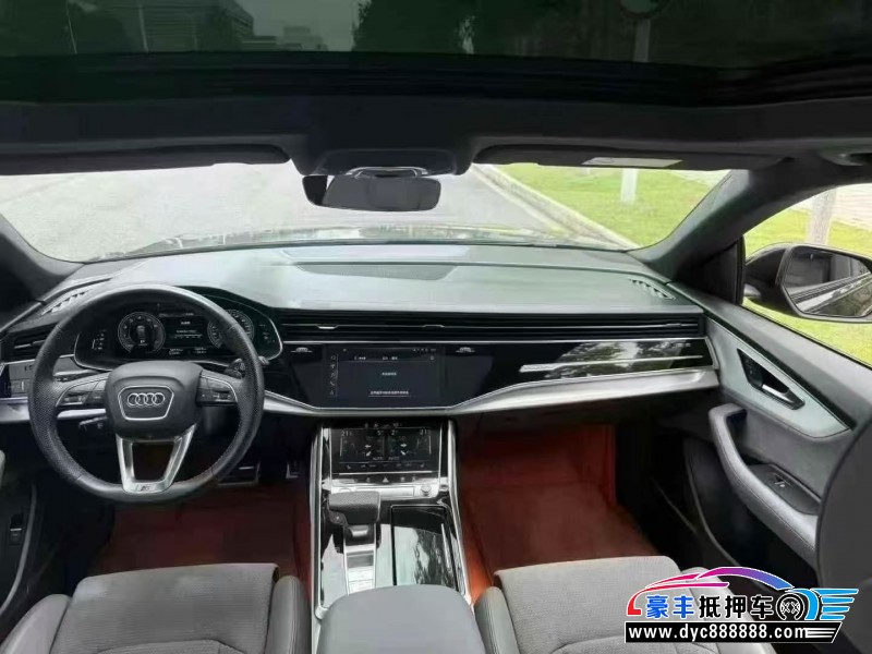 20年奥迪Q8轿车抵押车出售