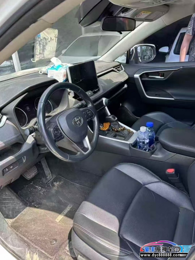 22年丰田威兰达轿车抵押车出售