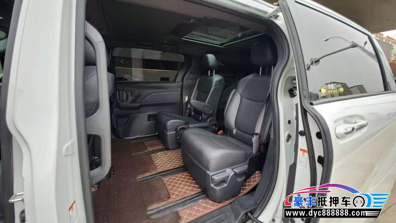 24年丰田格瑞维亚轿车抵押车出售