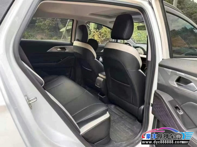 23年吉利几何轿车抵押车出售