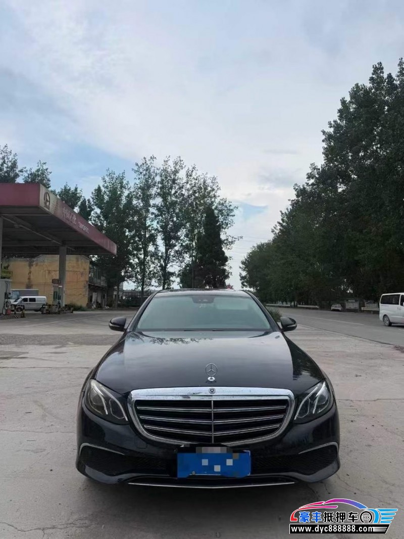 17年奔驰E轿车抵押车出售