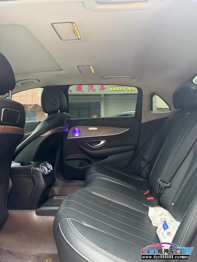 17年奔驰E轿车抵押车出售