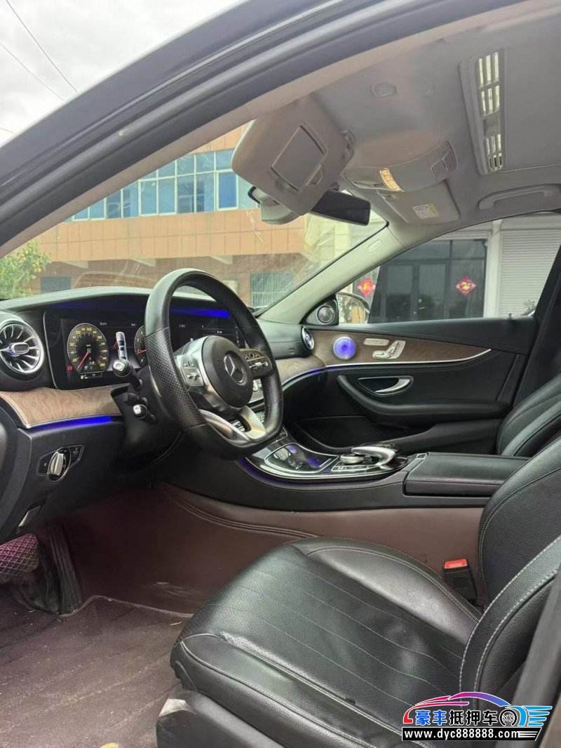 17年奔驰E轿车抵押车出售