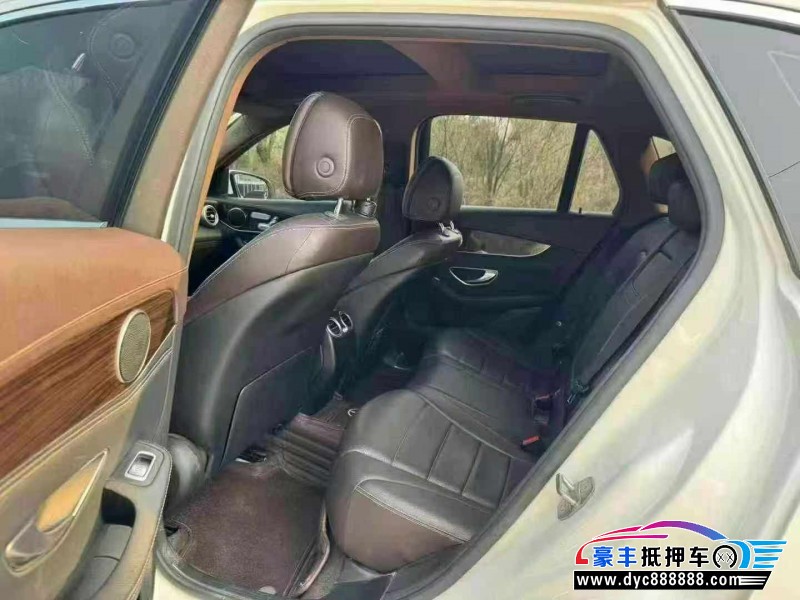 18年奔驰GLC轿车抵押车出售