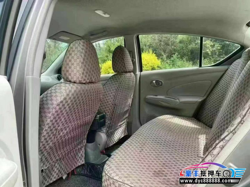 13年日产阳光轿车抵押车出售