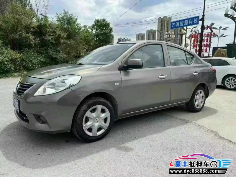 13年日产阳光轿车抵押车出售