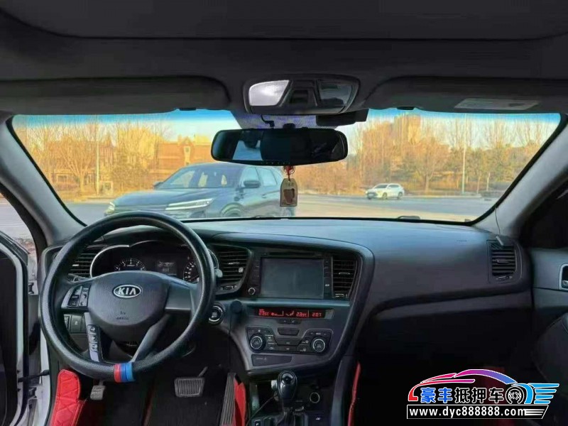 12年起亚K5轿车抵押车出售