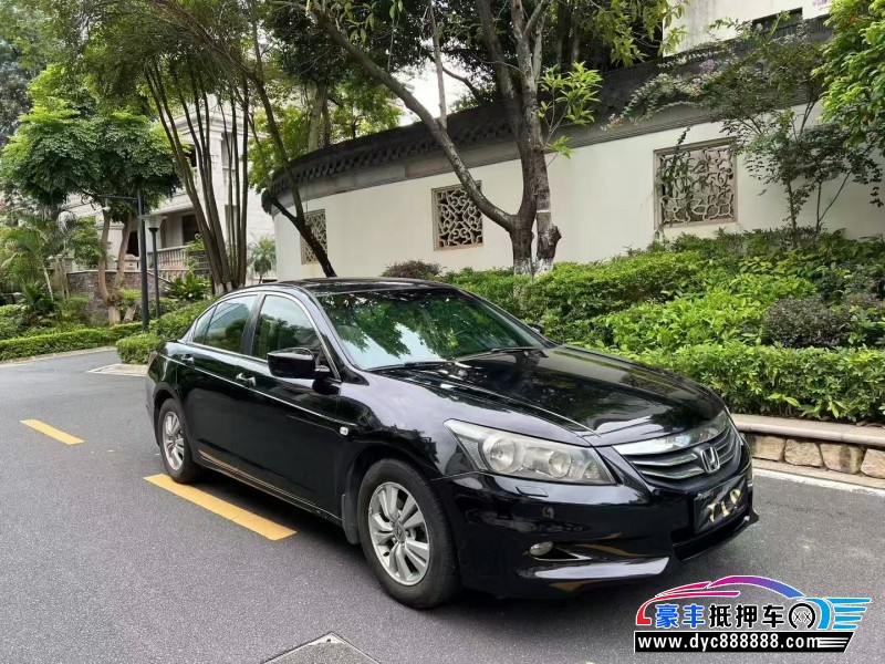 12年本田雅阁轿车抵押车出售