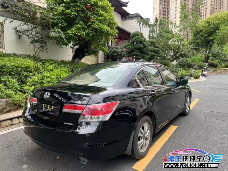 12年本田雅阁轿车抵押车出售