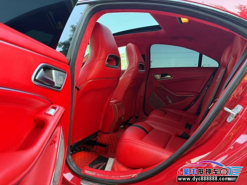 14年奔驰CLA轿车抵押车出售