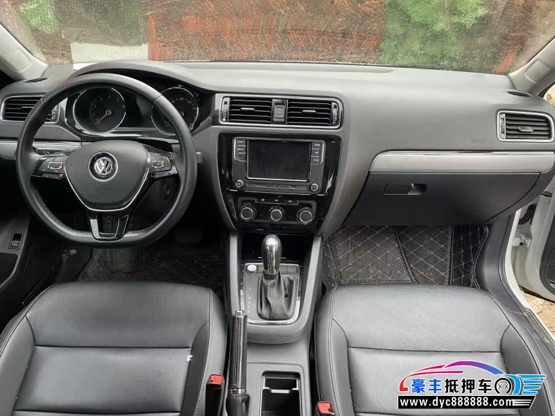 19年大众速腾轿车抵押车出售