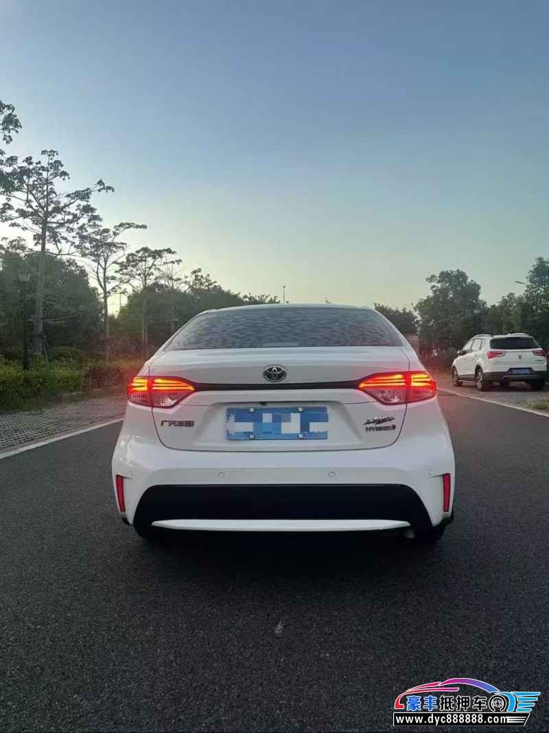 22年丰田雷凌轿车抵押车出售