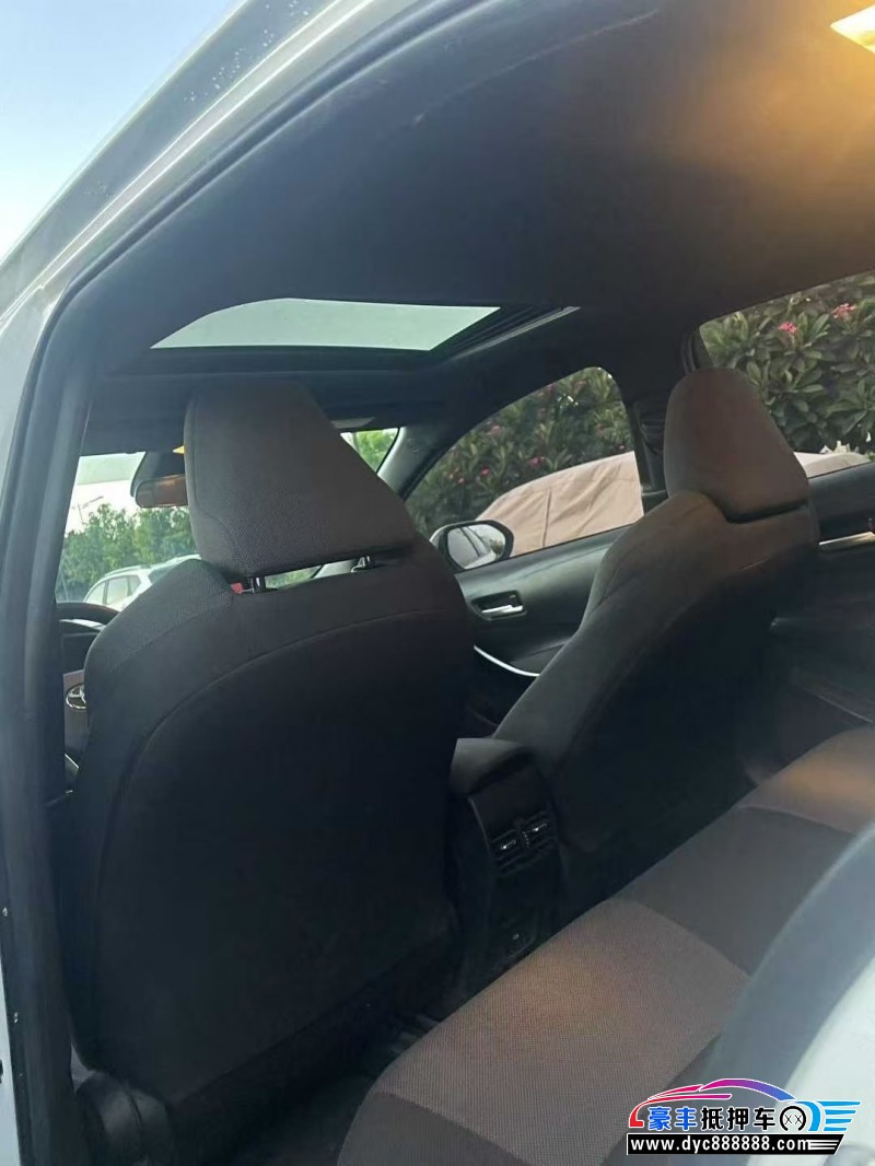 22年丰田雷凌轿车抵押车出售