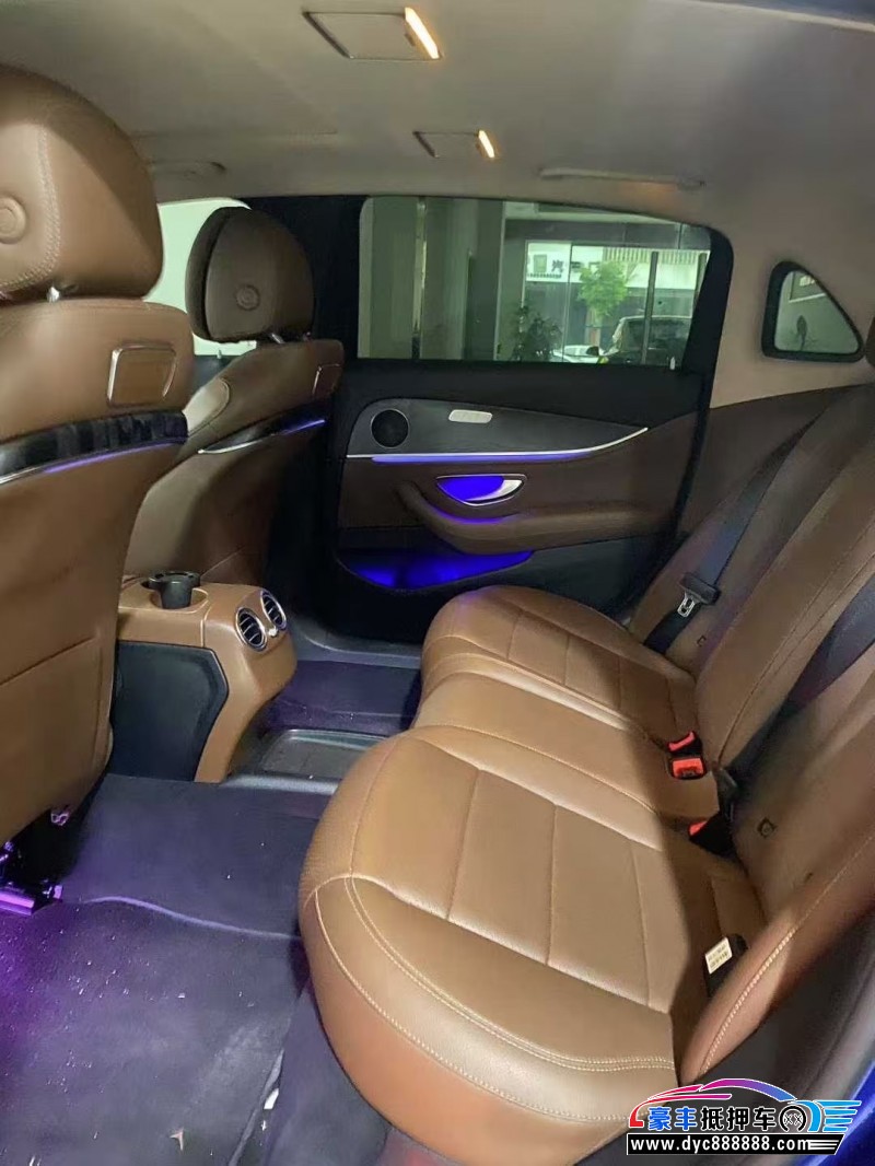 17年奔驰E轿车抵押车出售