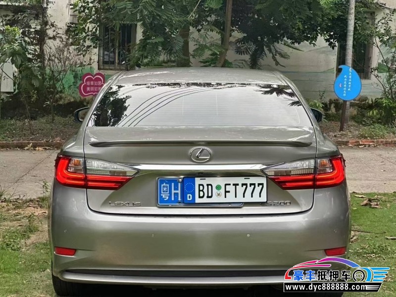 16年雷克萨斯ES轿车抵押车出售