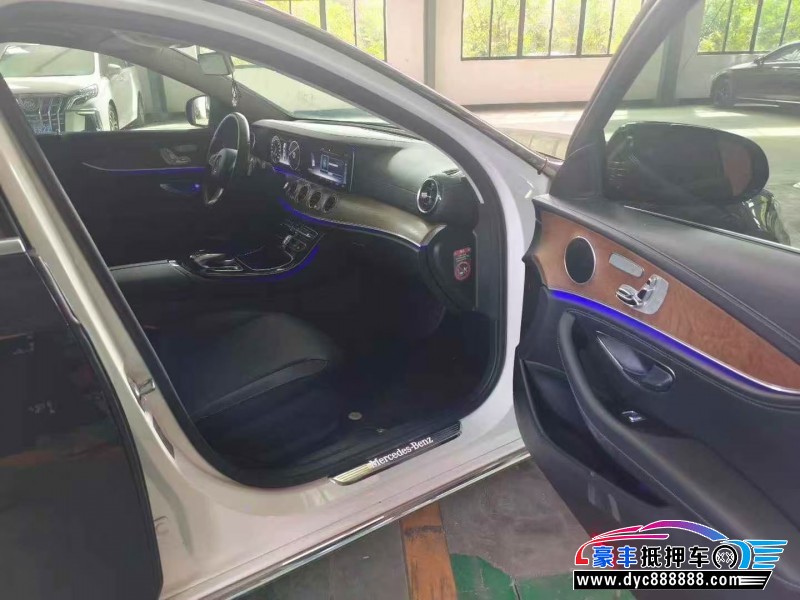 17年奔驰C轿车抵押车出售