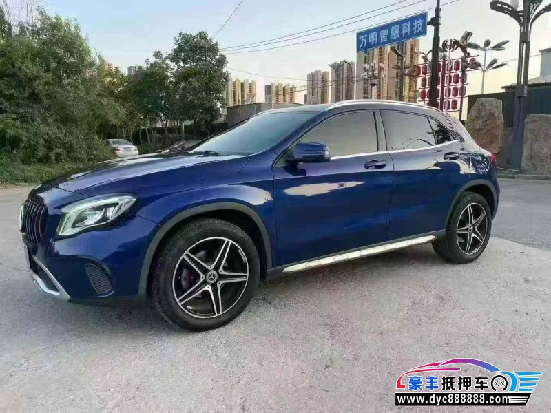 19年奔驰GLA轿车抵押车出售