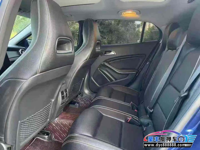 19年奔驰GLA轿车抵押车出售