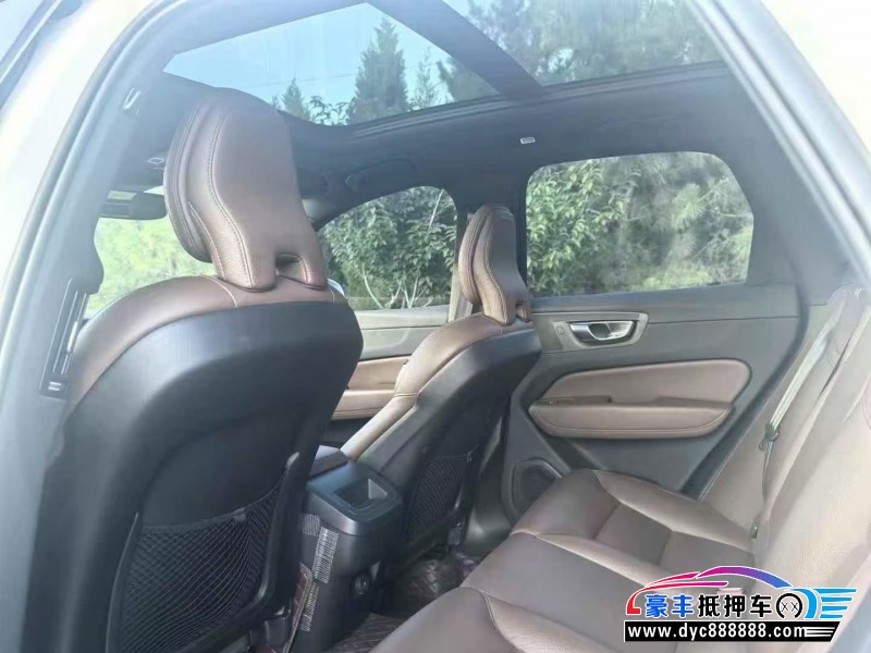 22年沃尔沃XC60轿车抵押车出售
