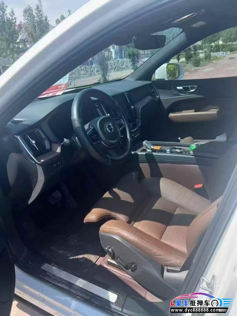 23年沃尔沃XC60轿车抵押车出售