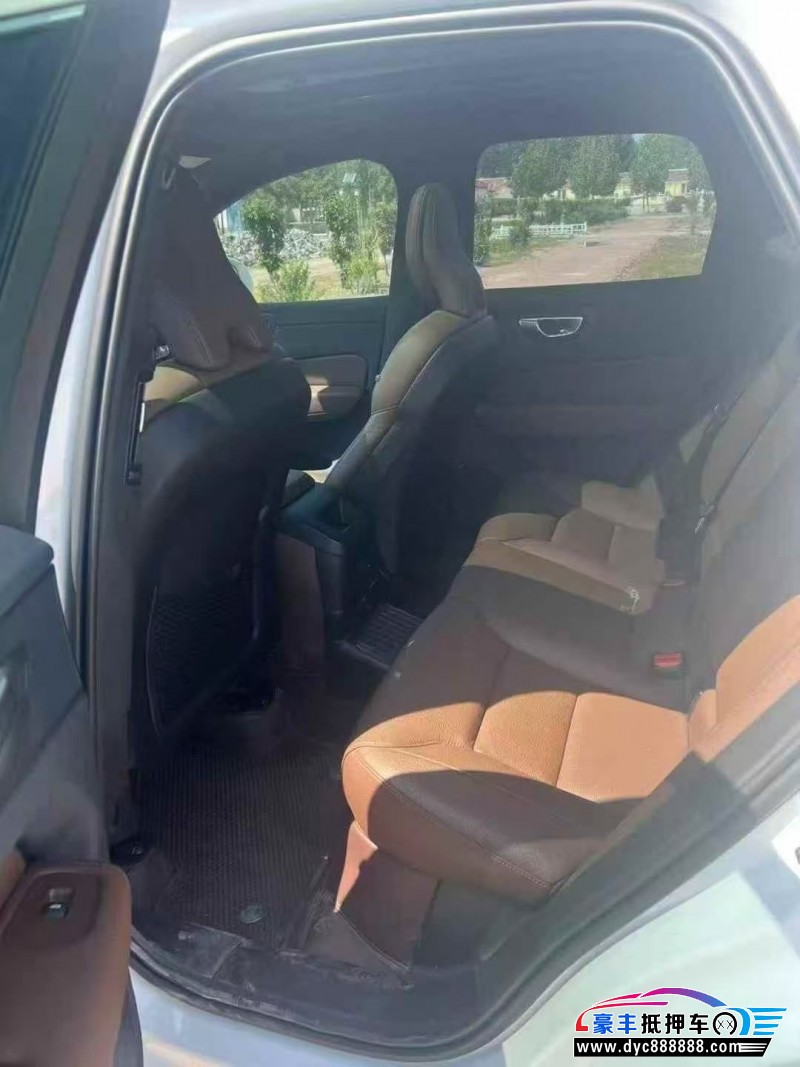 23年沃尔沃XC60轿车抵押车出售