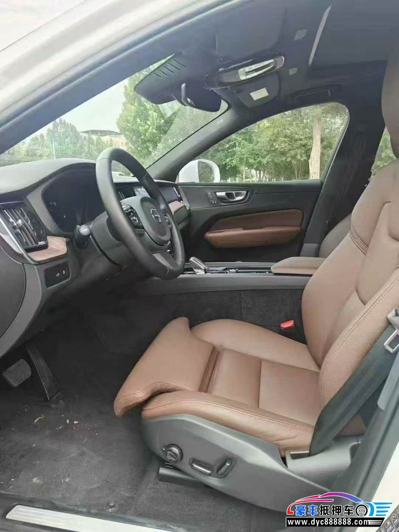25年沃尔沃XC60轿车抵押车出售