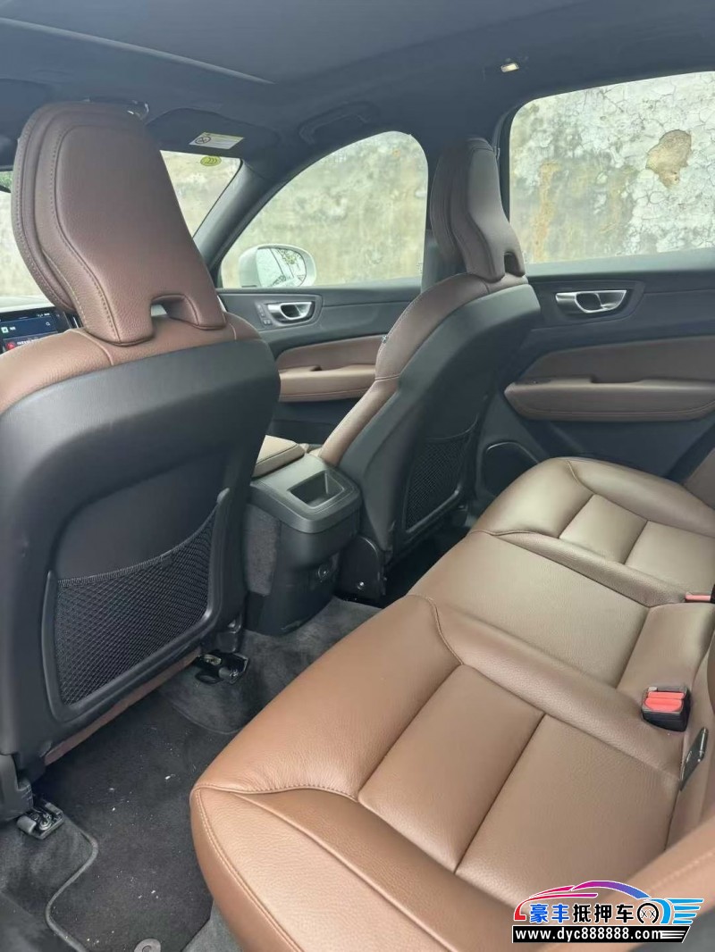 25年沃尔沃XC60轿车抵押车出售