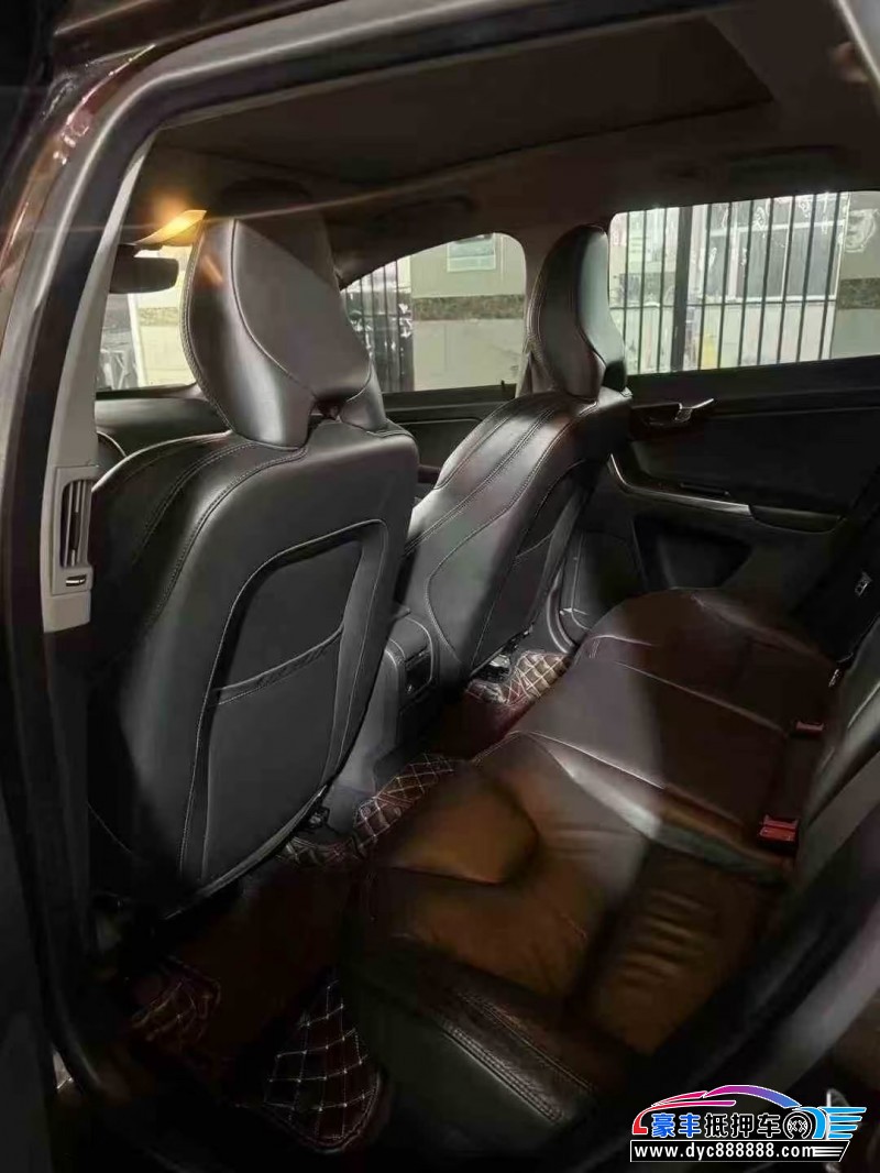 15年沃尔沃XC60轿车抵押车出售