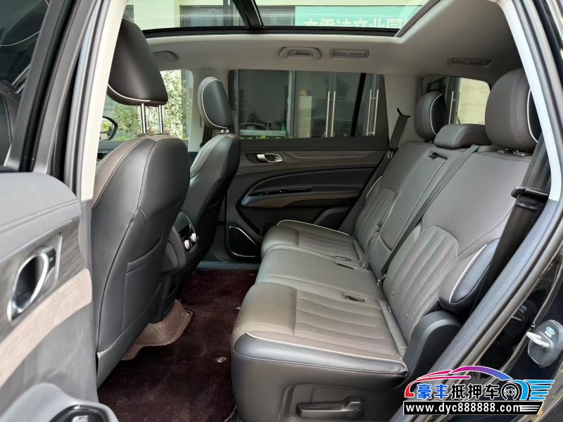 25年福特领裕轿车抵押车出售