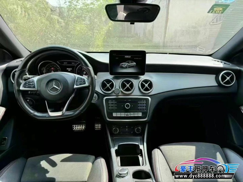 17年奔驰CLA轿车抵押车出售