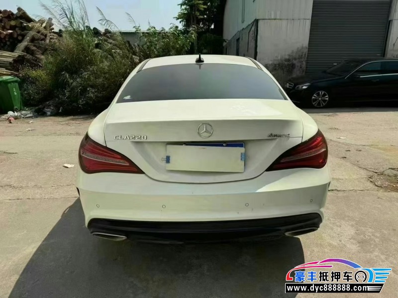 17年奔驰CLA轿车抵押车出售